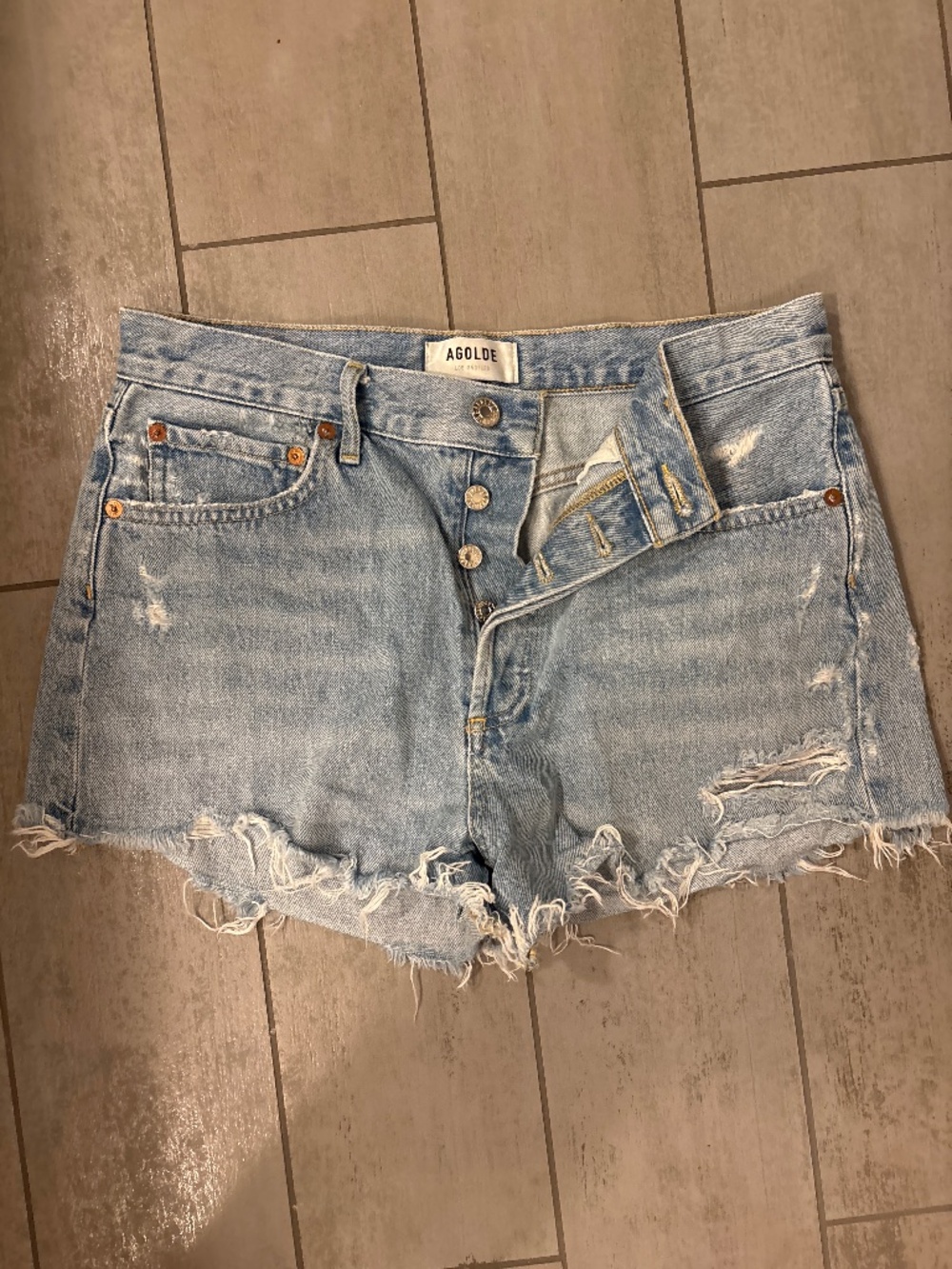 AGOLDE Parker Style High Rise Cutoff Denim Shorts | Distressed | Light Wash